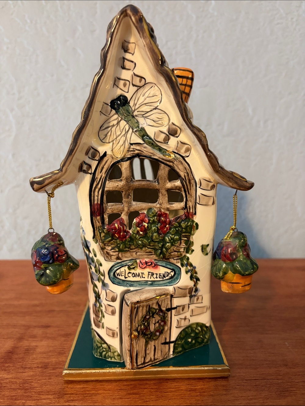 Hand-Painted Ceramic Welcome House - Cream & Green
